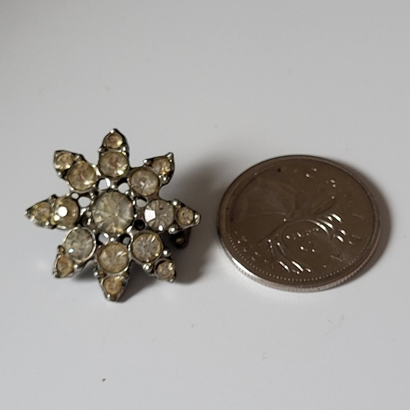 Vintage Silver Tone and Clear Rhinestone Star Snowflake Brooch - Picture 10 of 13